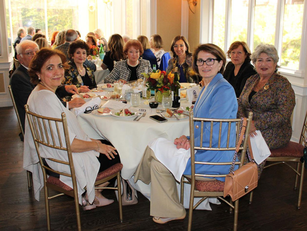 Դրուագ մը բաժակի օրուան ճաշասեղանէն