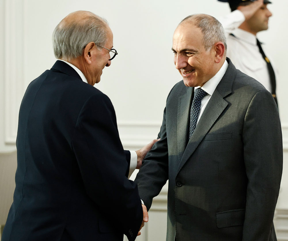 Վահէ Կապրաշ եւ Նիկոլ Փաշինեան