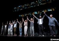 Պարողները Երեւանի մէջ կ՚ողջունեն հանդիսատեսները