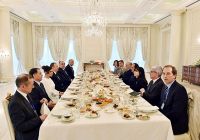 Ալիեւ Պաքուի մէջ պաշտօնական ճաշ մը սարքեց ի պատիւ Օլանտին
