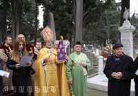 Նարօտ Թոմաքեան կ՚ընթերցէ Տիւսաբի կենսագրութիւնը