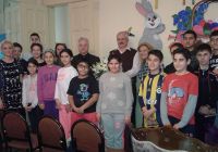 Բանախօսութենէն ետք խմբանկար մը (Լուսանկարը՝ դպրոցէն)