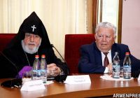 Վեհ. Հայրապետը եւ Ռադիկ Մարտիրոսեան