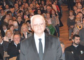 Խմբավար Խաչիկ Եըլմազեան համերգի ընթացքին