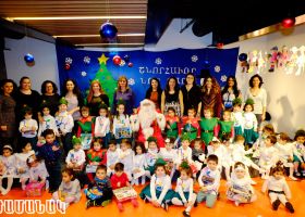 Խմբանկար մը Գարակէօզեան Տան մէջ (Լուսանկար՝ Արի Թաշ)