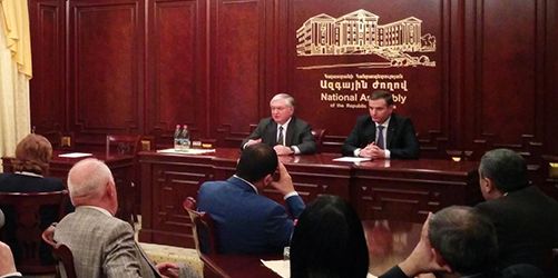 Եդուարդ Նալպանտեան ելոյթի ընթացքին