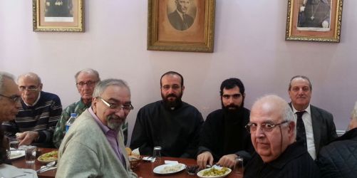 Հայր սուրբը եւ սեղանակիցները (Լուսանկարը՝ եկեղեցիէն)